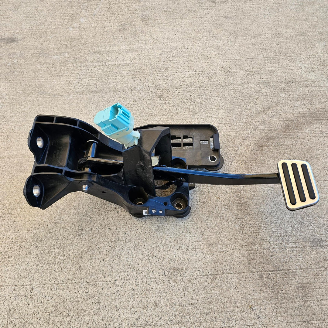 2017 Ford Mustang FM 1FA6P8CF3H5324410 - Brake Pedal
