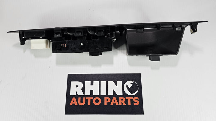 2020 Mitsubishi Outlander III ZL Black Edition 2.4 Petrol Automatic CVT - Power Window Switch 8608A416