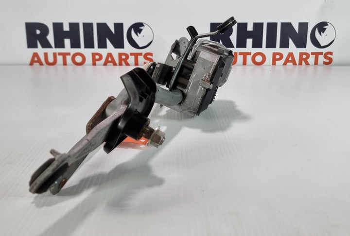 2021 Mazda Mazda3 BP G20 Evolve Vision 2 Petrol Automatic - Wiper Motor B0J86737X