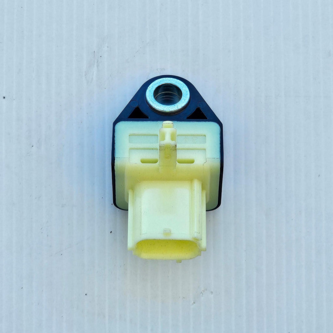 2021 Toyota Corolla MZEA12R - Airbag Sensor PN: 8983128040