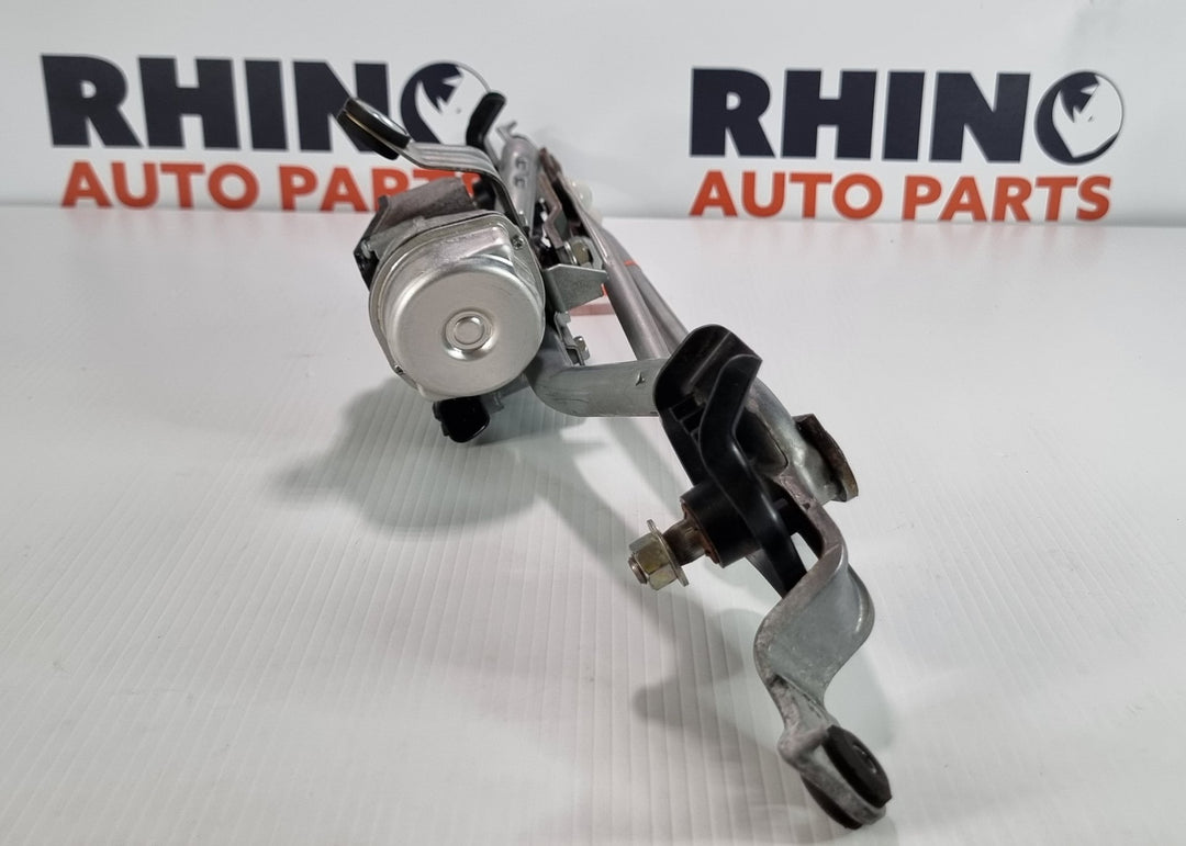 2021 Mazda Mazda3 BP G20 Evolve Vision 2 Petrol Automatic - Wiper Motor B0J86737X