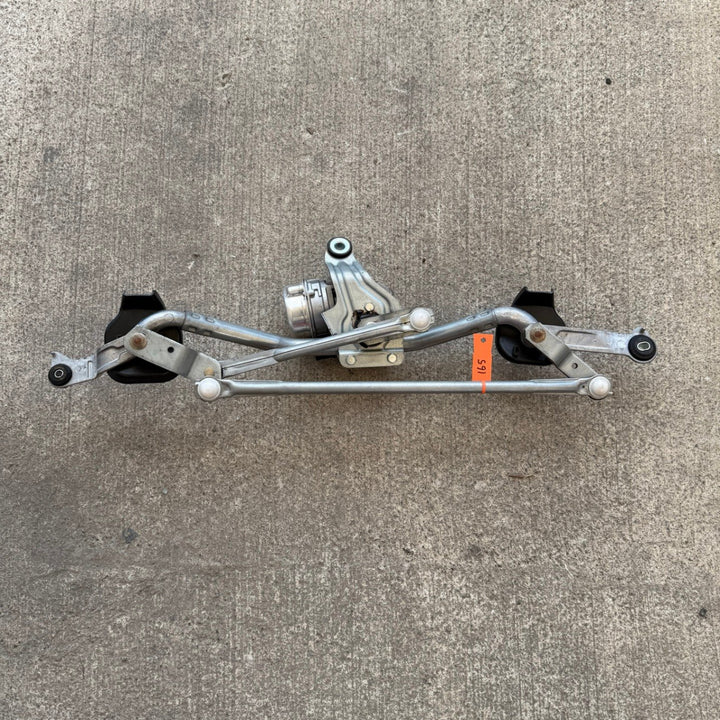 2021 Mazda Mazda3 BP - Wiper Motor PN: B0J86737X