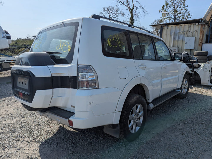 Aug 2006 to Apr 2021 - Mitsubishi Pajero - Instrument Cluster - Red Illumination Ns-Nx