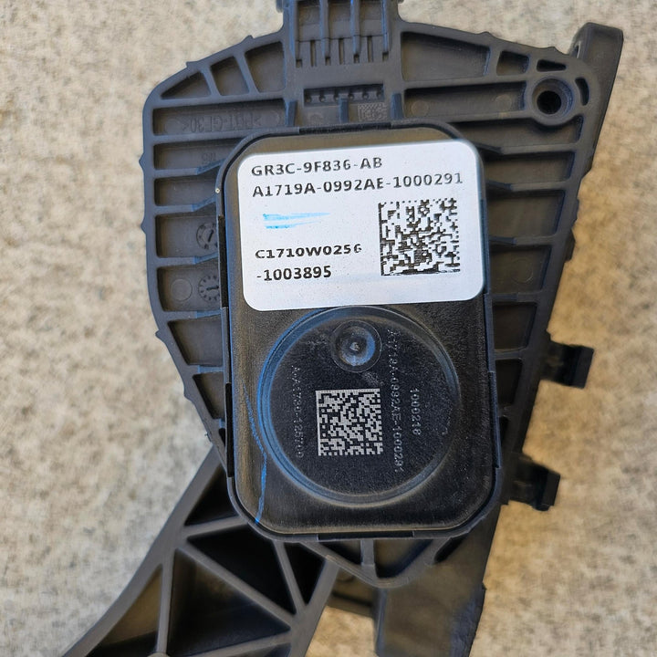 2017 Ford Mustang FM 1FA6P8CF3H5324410 - Accelerator Pedal PN: GR3C9F836AB
