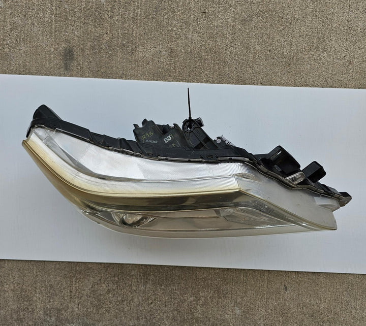 2015-2020 Nissan Navara D23 Right Headlight HASA75H10179