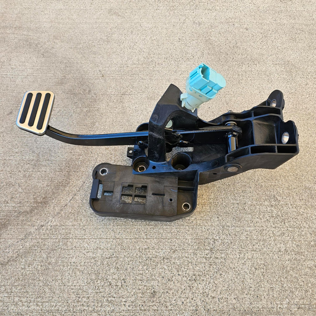 2017 Ford Mustang FM 1FA6P8CF3H5324410 - Brake Pedal