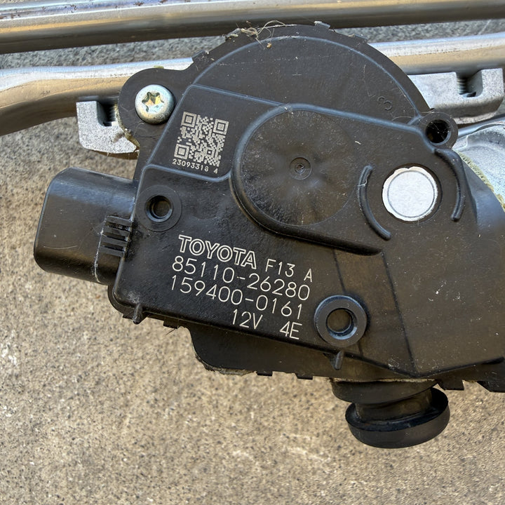 2021 Toyota Hiace  GDH300R 2.8 Diesel Automatic - Wiper Motor 8511026280
