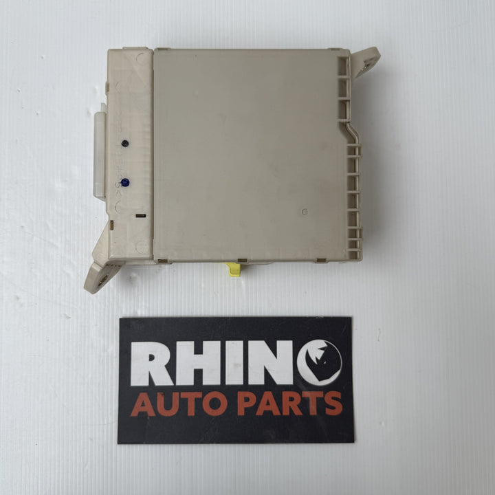 2005-2011 Lexus GS300 Fuse Box 8273030283