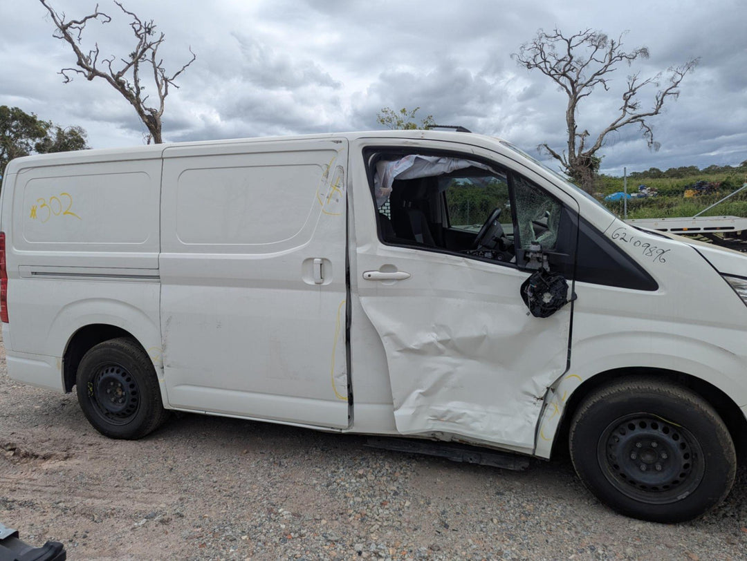 2022 Toyota Hiace H300 JTFRA3APX08042895 - Automatic Transmission