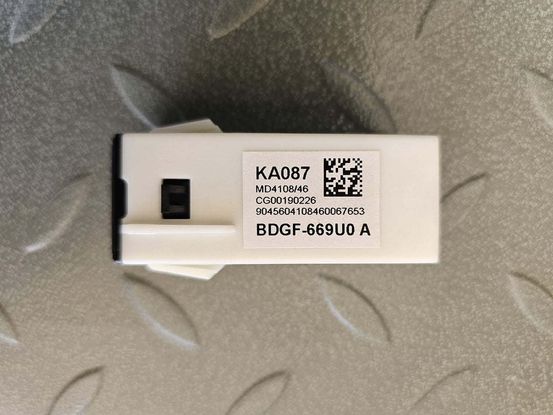 2019 Mazda Mazda3 BP JM0BP2HLA01103327 - USB Charger Port PN: BDGF669U0A