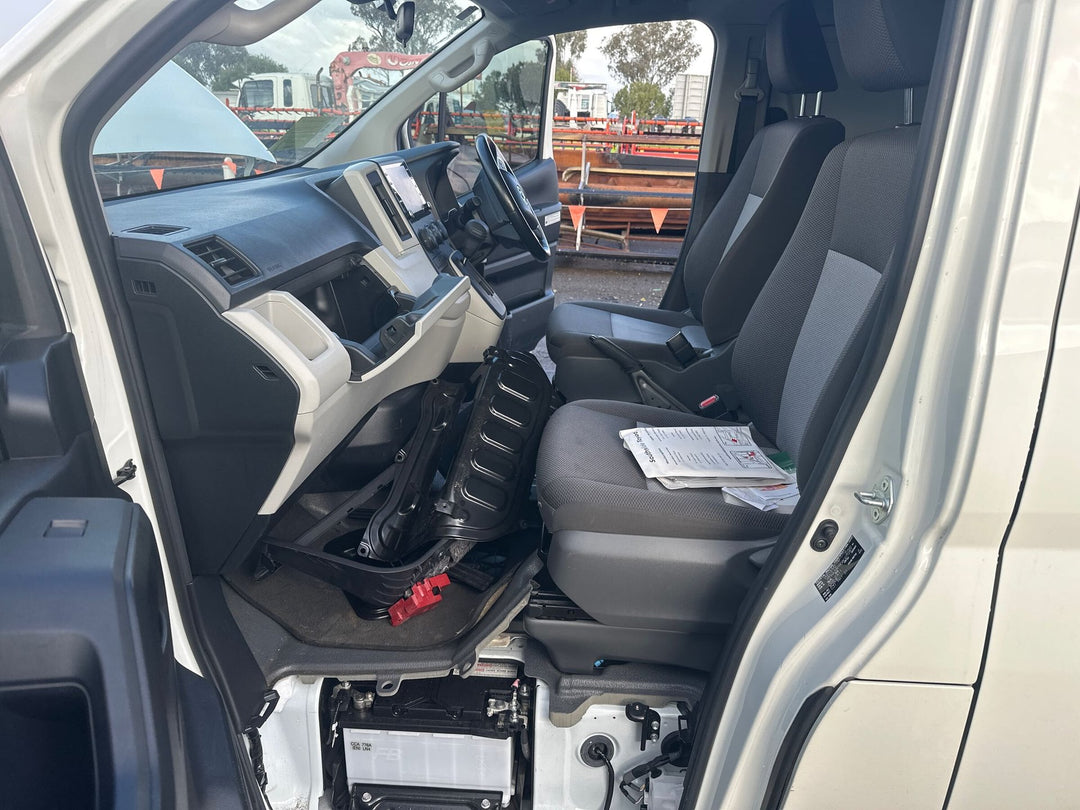 2021 Toyota Hiace H300 JTFRA3APX08027281 JTFRA3APX08027281