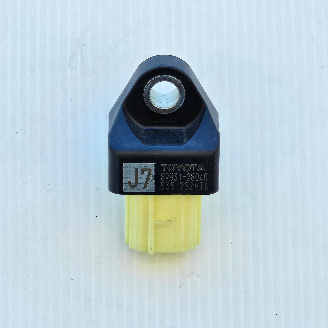 2021 Toyota Corolla MZEA12R - Airbag Sensor PN: 8983128040
