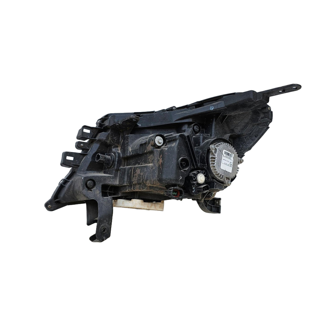 2020 Nissan NP300 Navara - Right Headlight PN: HASA01720541