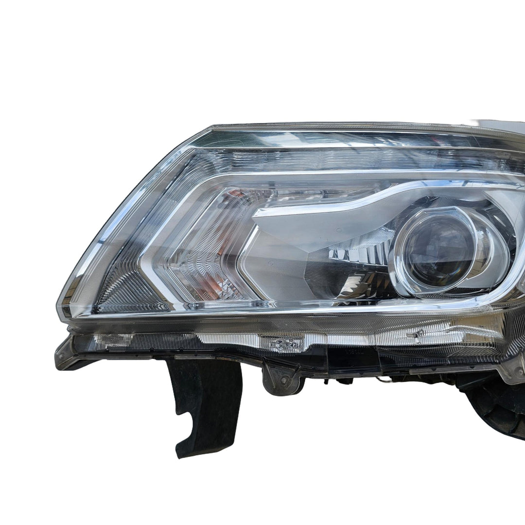 2018 Nissan Navara - Left Headlight PN: HASA79N10413