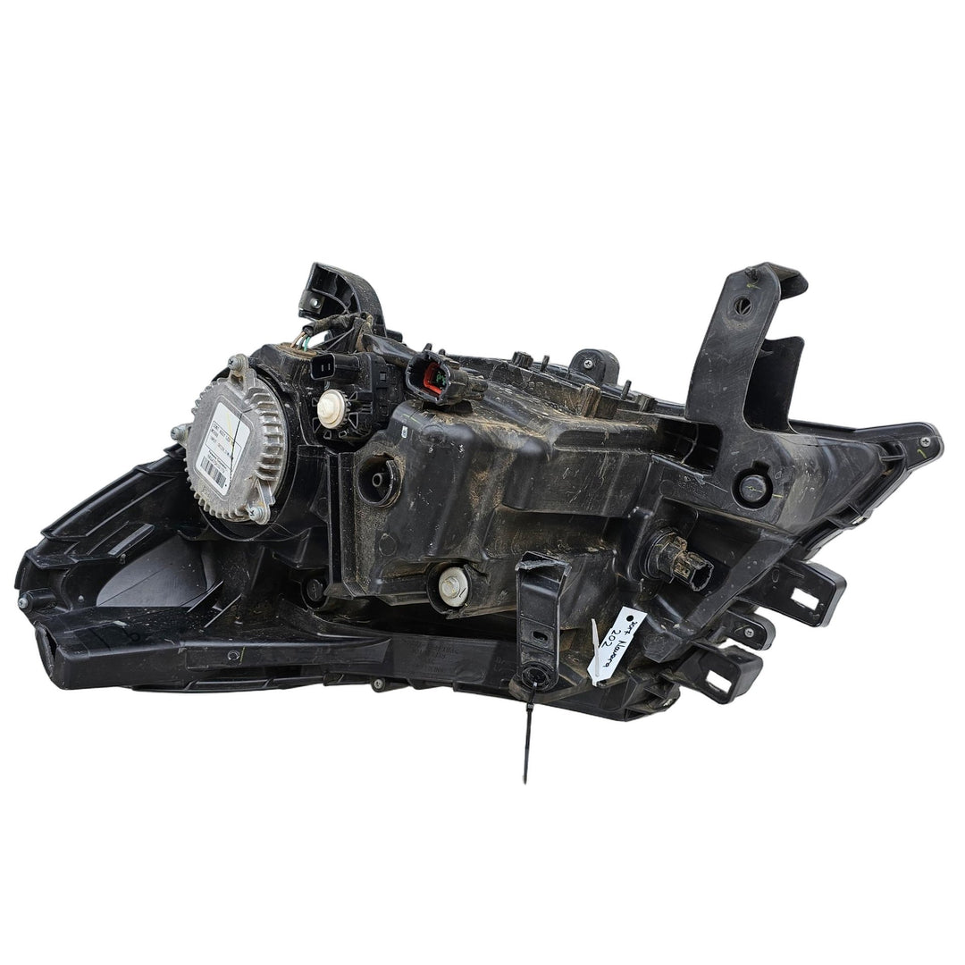 2017 Nissan Navara - Right Headlight PN: HASA75H10179