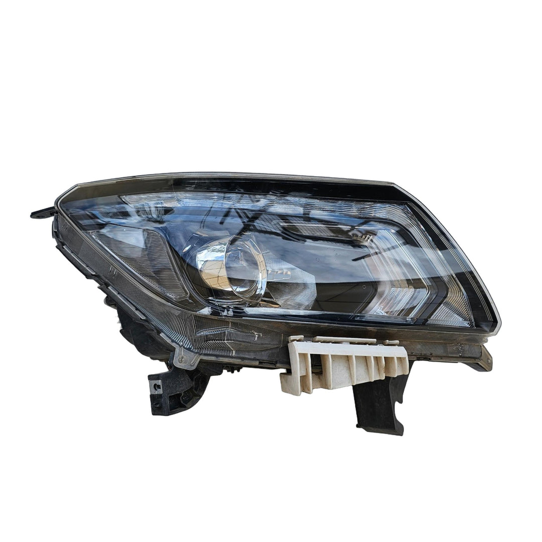 2020 Nissan NP300 Navara - Right Headlight PN: HASA01720541
