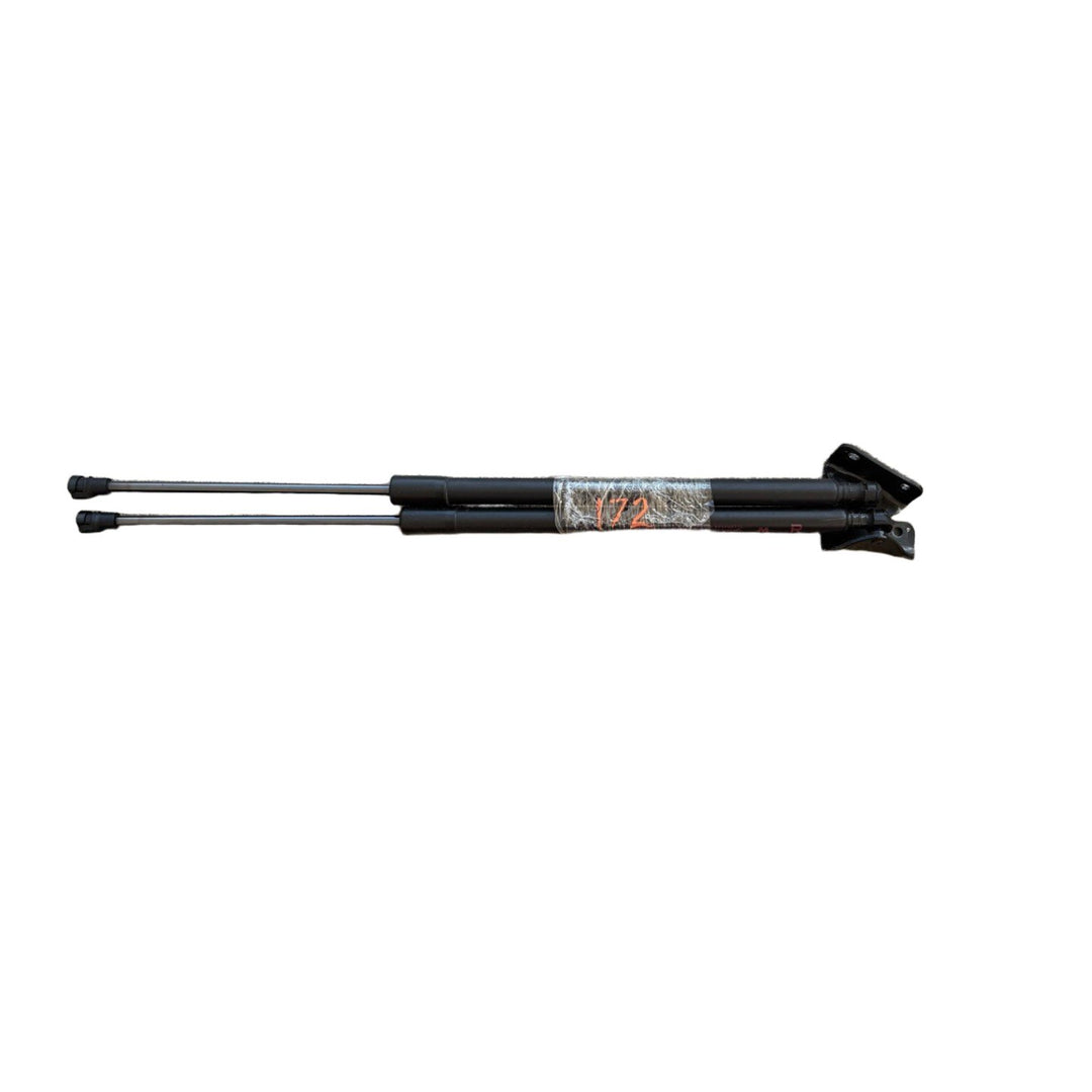 2020 Mitsubishi Outlander III ZL - Hatch Strut