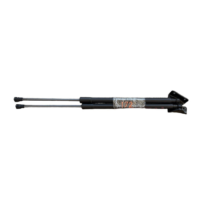 2020 Mitsubishi Outlander III ZL - Hatch Strut
