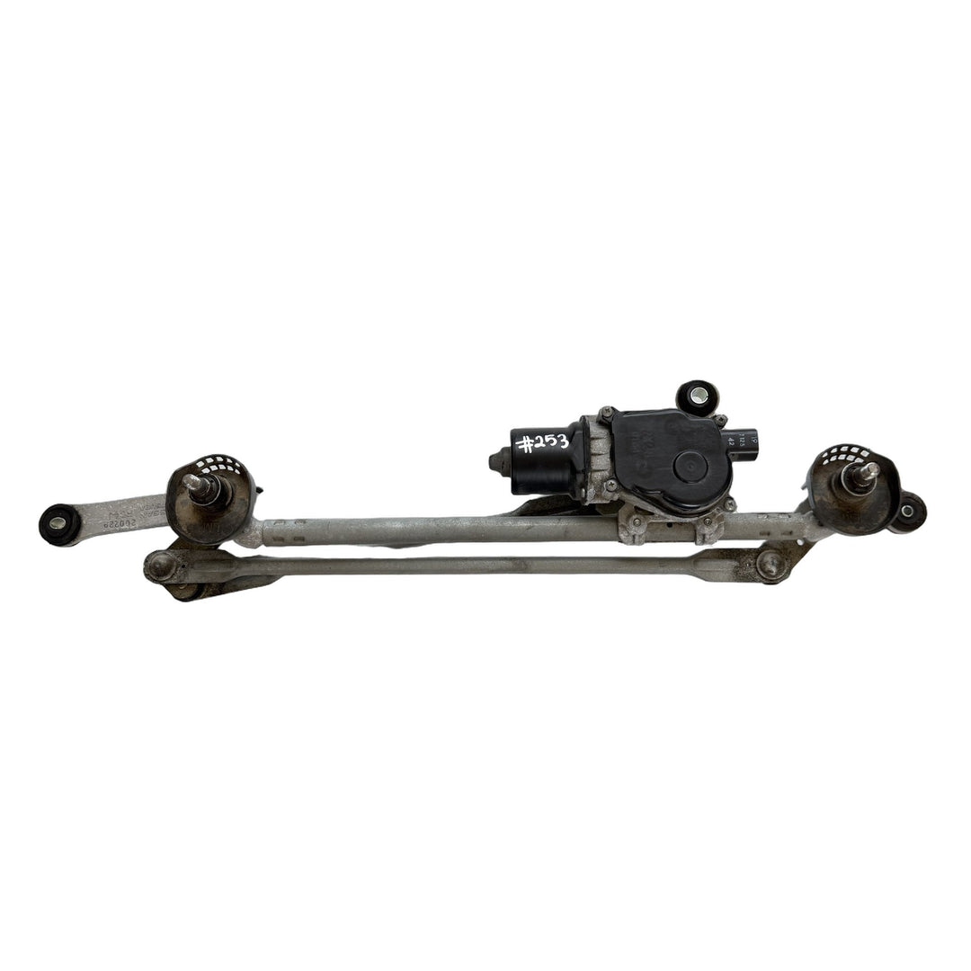 2020 Nissan Navara - Wiper Motor PN: 9X28C134