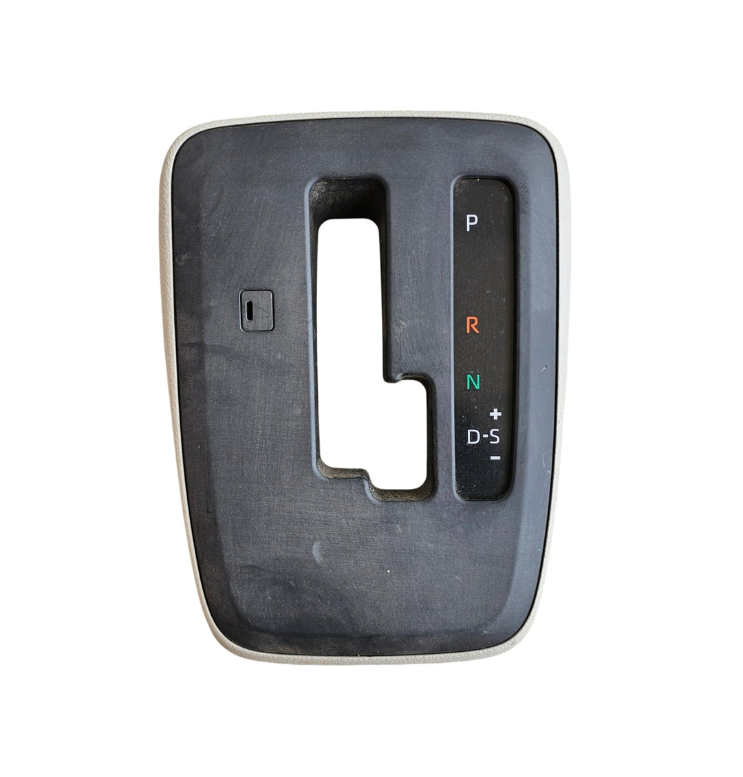 2021 Toyota Hiace - Shifter Surround