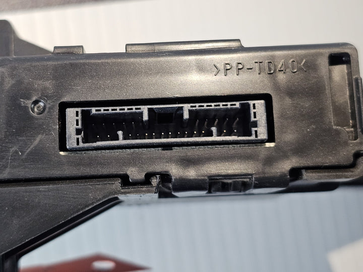 2013 Toyota Corolla ZRE1*     - A/C Amplifier