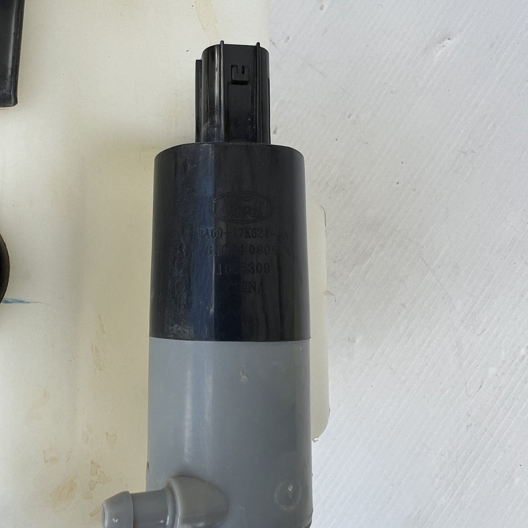 2011-2020 Mazda BT-50 Washer Bottle AB3917813AC/BC