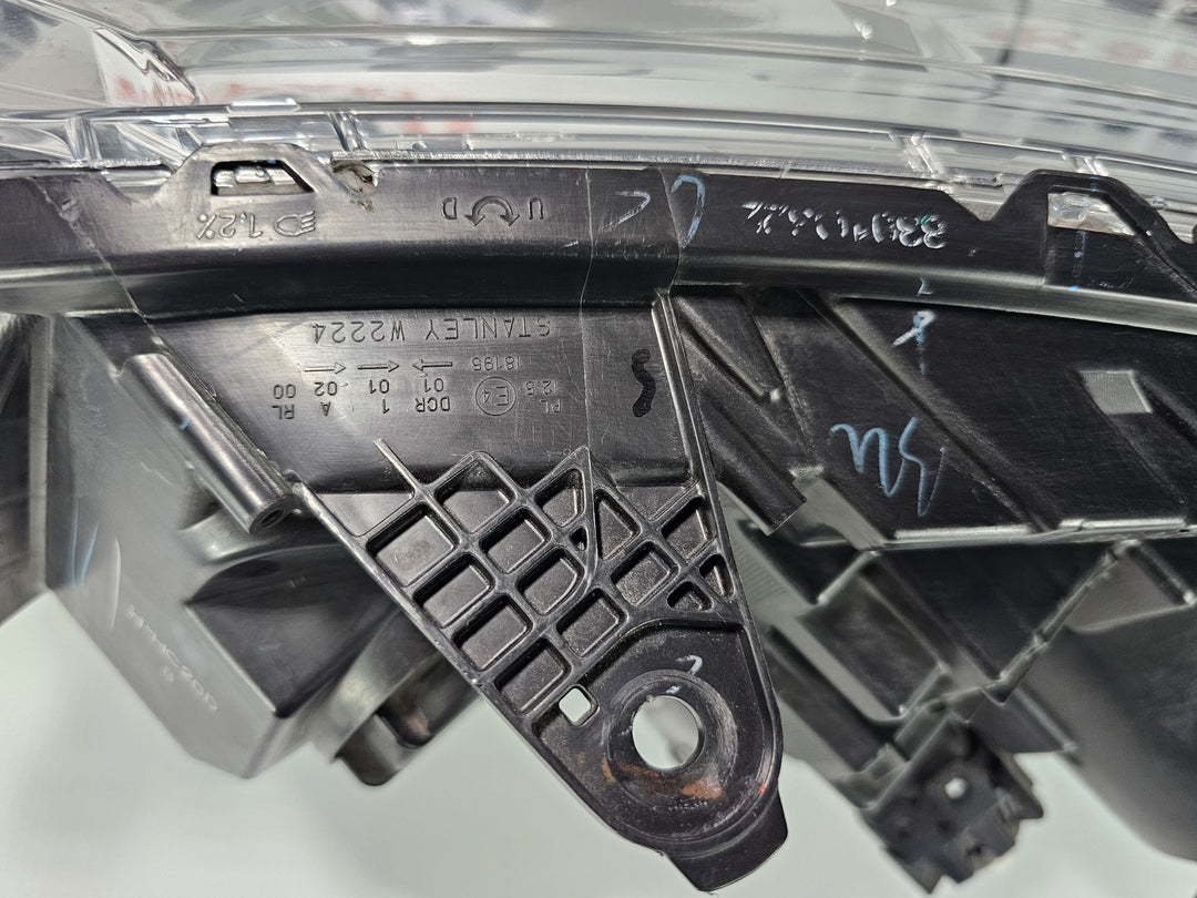 2018 Mitsubishi Triton GLS Diesel Automatic - Right Headlight