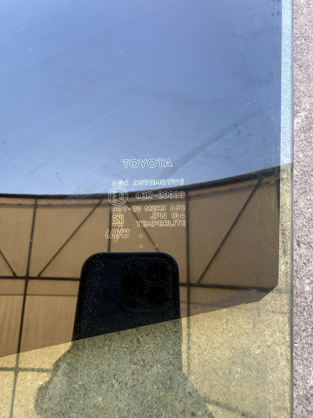 2021 Toyota Hiace - Left Front Door Glass